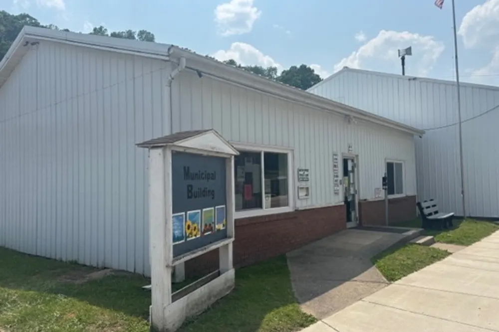 newstraitsville Building in New Straitsville.