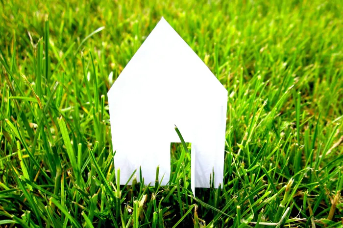 property-ge728eeb93_1920_original White shape of a house on green grass.